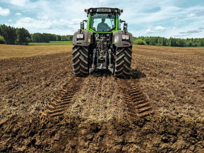 Магазин шин Agrotek Tires: специализация, ассортимент и почему важно покупать у профильного поставщика