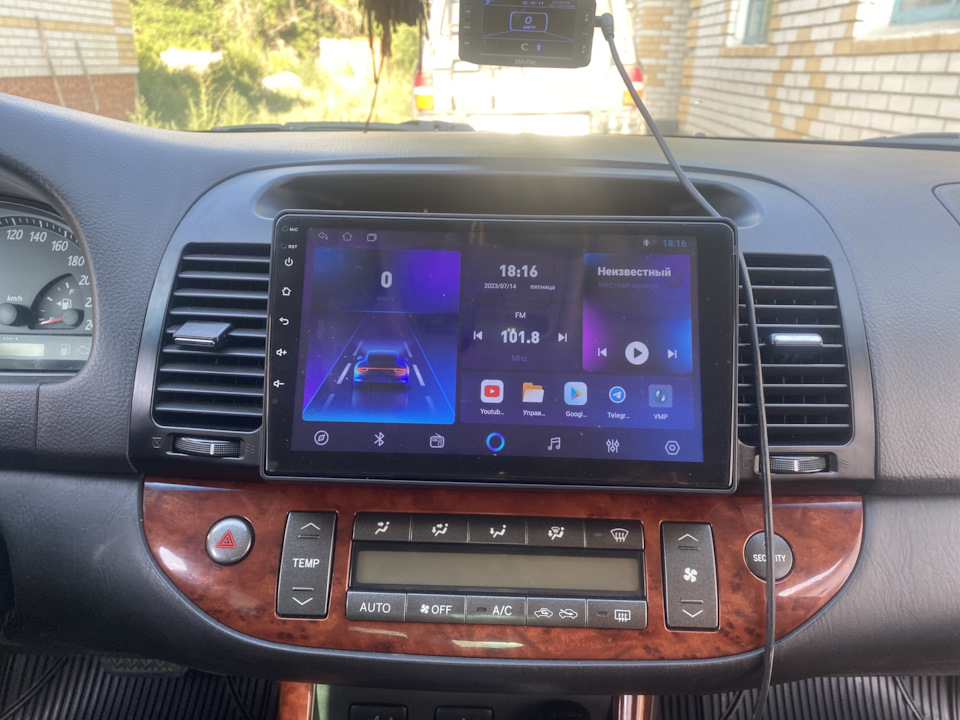 Как выбрать штатную магнитолу для Toyota Camry 30